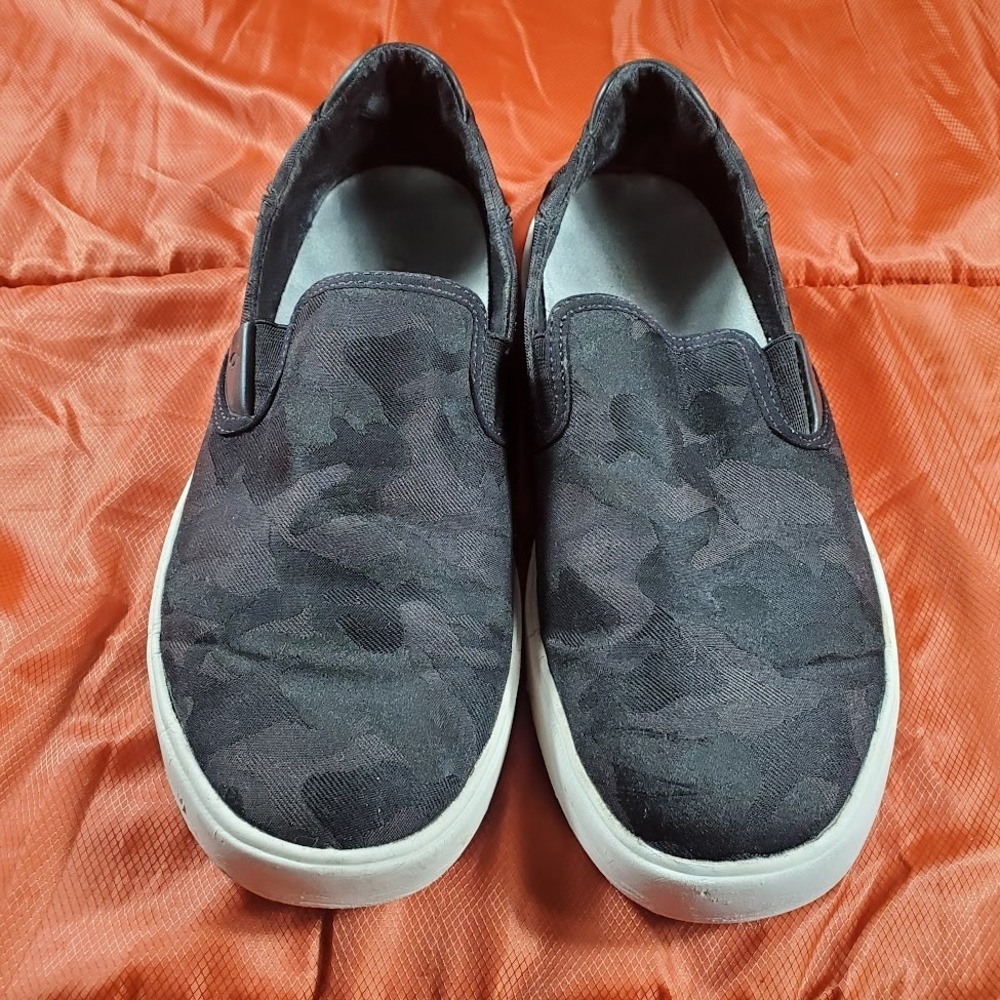 OluKai Lae'Ahi Pa'i Slip On Shoes Lava Rock‎ Black Camo 10444-LRKE Men's Size 9